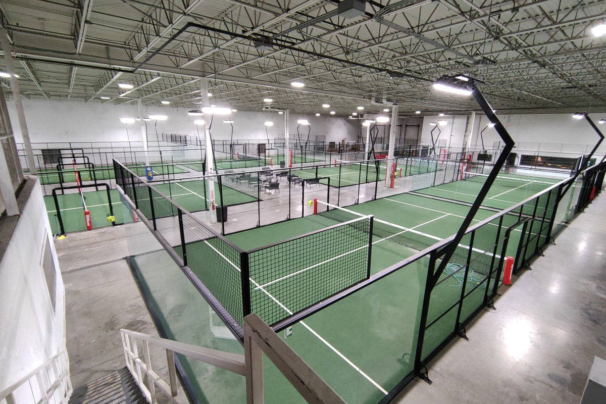 Padel courts at Padel Clube in Mundelein, IL